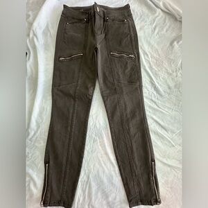 WHBM NWOT Brown “The Skinny Crop”  zipper detailed Jeans!